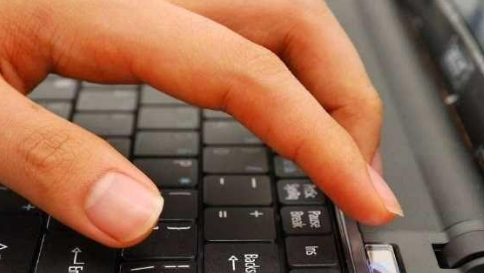 win10不小心禁用了显卡黑屏好恢复吗 禁用显卡后显示器黑屏怎么解决-小麦知识