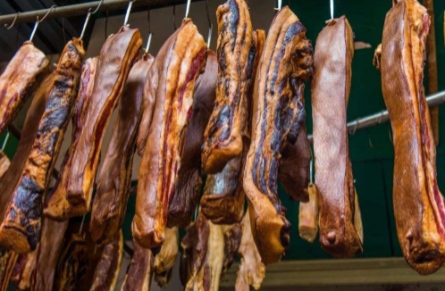 腌腊肉盐炒糊了还能用吗 盐炒糊了还能腌肉吗-小麦知识