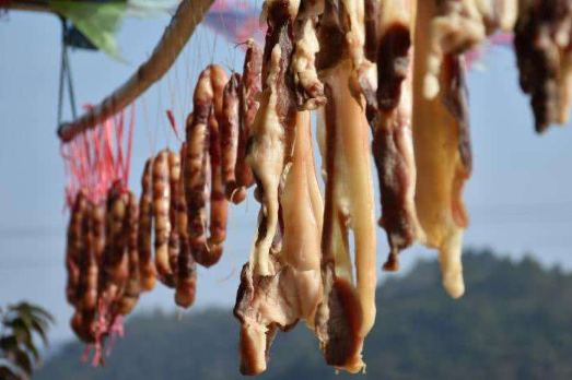 腊肉晒到什么程度才行 晒腊肉要晒到出油吗-小麦知识