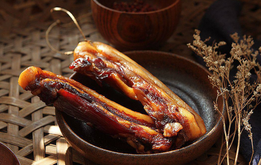 腊肉晒出油了正常吗 腊肉晒出油是不是不好-小麦知识