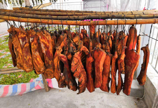 腊肉放冰箱用保鲜膜还是用保鲜袋好 腊肉放冰箱可以用塑料袋吗-小麦知识
