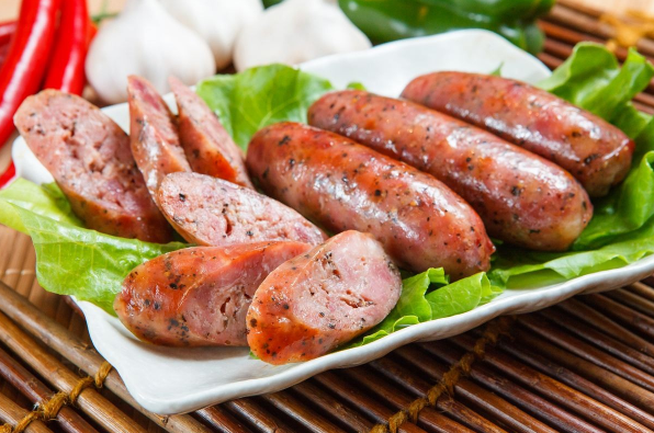 灌香肠用肉馅还是肉块 灌香肠用肉丝好还是肉片好-小麦知识