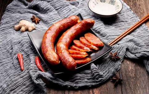 灌香肠用肉馅还是肉块 灌香肠用肉丝好还是肉片好-小麦知识