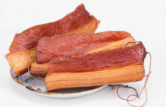 腌腊肉要切多厚多宽 腊肉切多大一块腌制-小麦知识