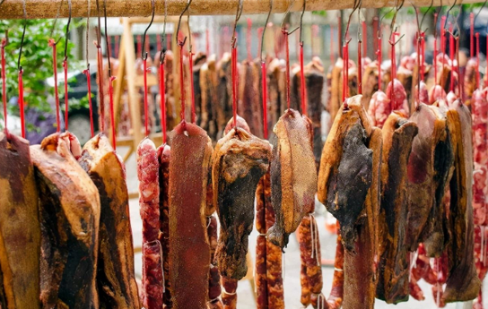 腊肉过期了吃了会怎样 腊肉过期了怎么办-小麦知识