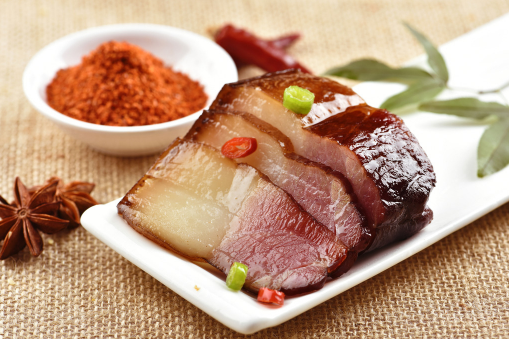 腊肉腌制臭了怎么补救 腌制腊肉有点臭味还能吃吗-小麦知识