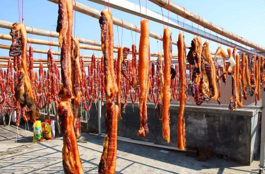 腊肉可以用暖风机吹吗 可以用电暖风烘干腊肉吗-小麦知识