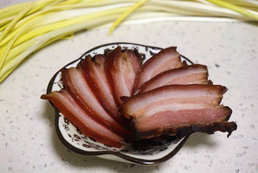 腊肉切不动要煮一下吗 腊肉怎么弄好切一点-小麦知识