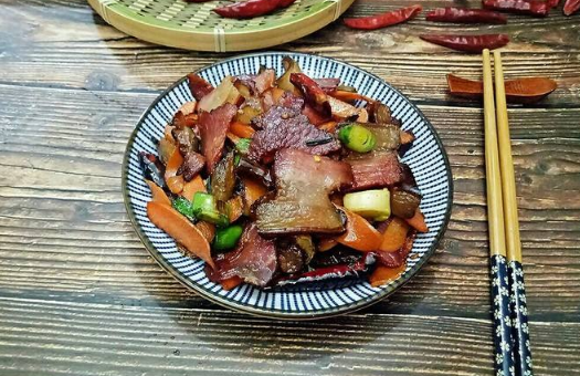 腊肉切不动要煮一下吗 腊肉怎么弄好切一点-小麦知识