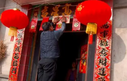 一个人在出租房过年需要贴春联吗2023 一个人在出租房过年什么时候贴春联好-小麦知识