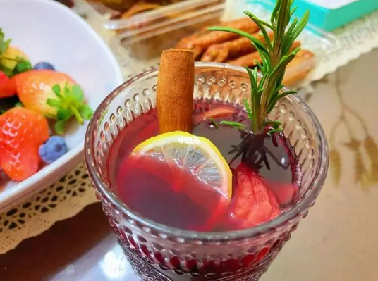 热红酒橙子要去皮吗 热红酒橙子要捣碎吗-小麦知识