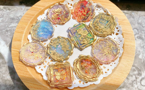 火漆蜡粒是干什么的 火漆蜡粒加热后的气味有毒吗-小麦知识
