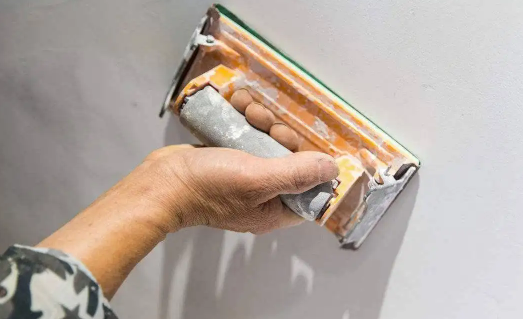 墙面翻新一定要铲除以前的吗 墙面翻新直接刷乳胶漆可以吗-小麦知识