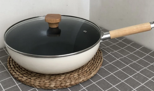不粘锅都是铝合金的吗 不粘锅对身体健康有危害吗-小麦知识