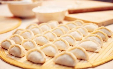 饺子浮起来了但是没熟怎么办 冻饺子浮起来以后再煮几分钟-小麦知识