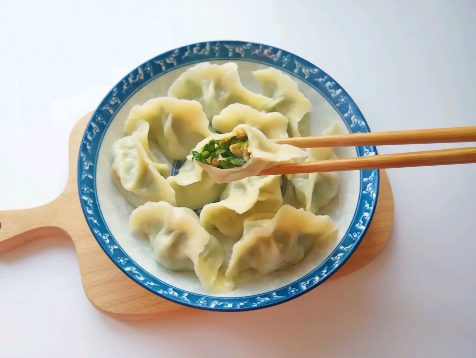 韭菜鸡蛋饺子馅怎么调好吃不出水 韭菜鸡蛋饺子馅放什么调料-小麦知识