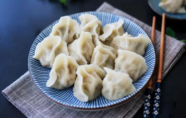 速冻饺子化了粘在一起了怎么办 速冻饺子化了粘在一起了还能吃吗-小麦知识
