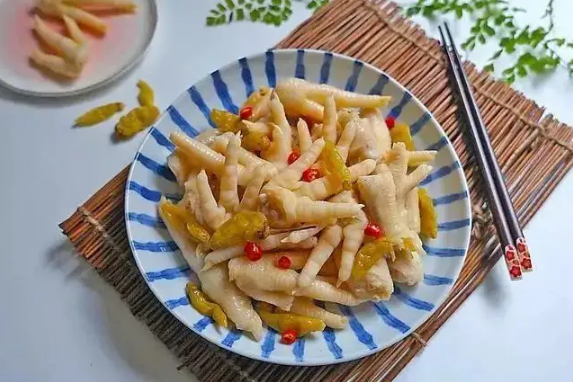 泡椒凤爪用青柠檬还是黄柠檬 泡椒凤爪用什么柠檬-小麦知识