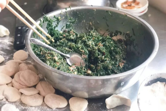 沙葱可以包饺子吗 沙葱和什么包饺子好吃-小麦知识