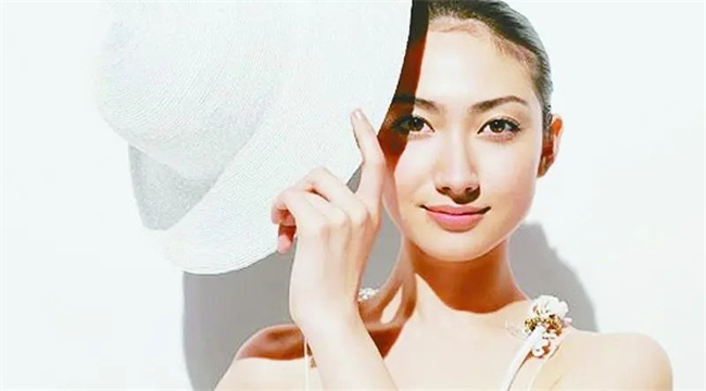 皮肤黄如何美白 皮肤暗黄如何美白-小麦知识