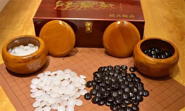 介绍老人下围棋有哪些好处 老年人下围棋的好处有哪些-小麦知识