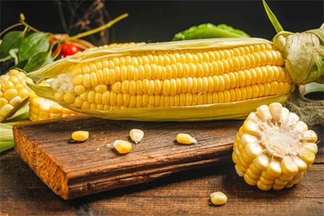 苞米要煮好变褐色了还能吃吗 玉米煮熟后呈褐色时可以吃吗-小麦知识