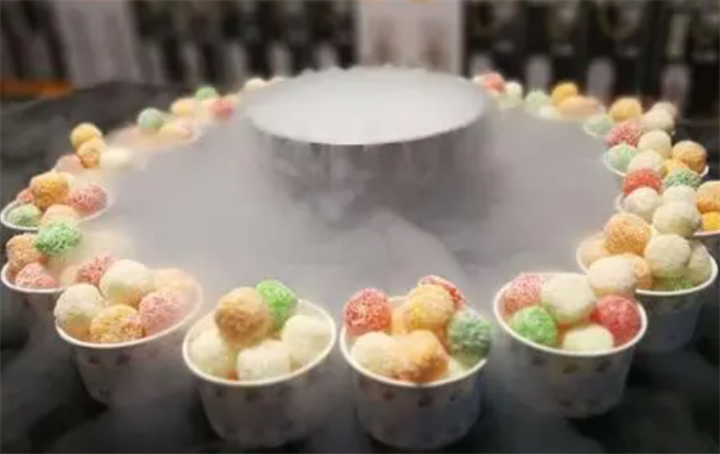 网红冒烟冰淇淋对身体有危险吗 网红冒烟冰淇淋对身体有害吗-小麦知识