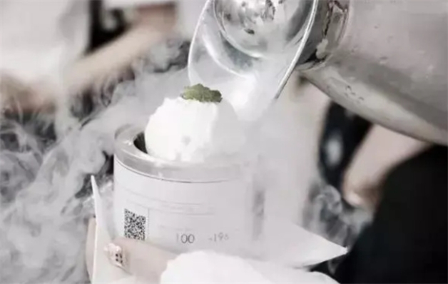 网红冒烟冰淇淋对身体有危险吗 网红冒烟冰淇淋对身体有害吗-小麦知识