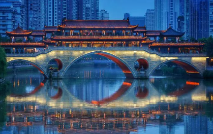 2023年7月份的成都多少度热吗 7月份去成都穿什么衣服合适-小麦知识