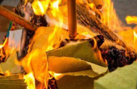 七月半能在家里烧纸钱吗 七月半烧纸是在家里烧还是外面烧-小麦知识