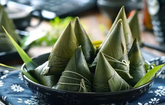 粽子微波炉加热需要放水吗 粽子微波炉加热要拆开吗-小麦知识