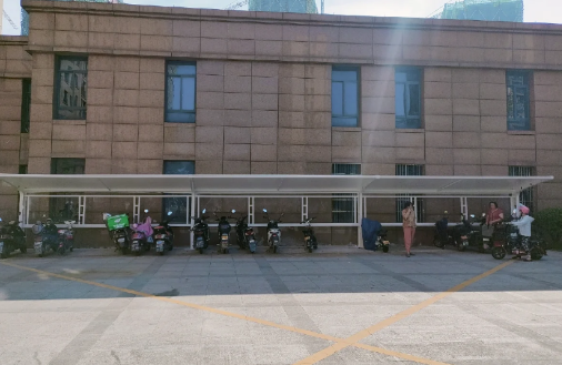 小区电动车充电棚是物业出钱做吗 小区电动车充电棚收费合理吗-小麦知识